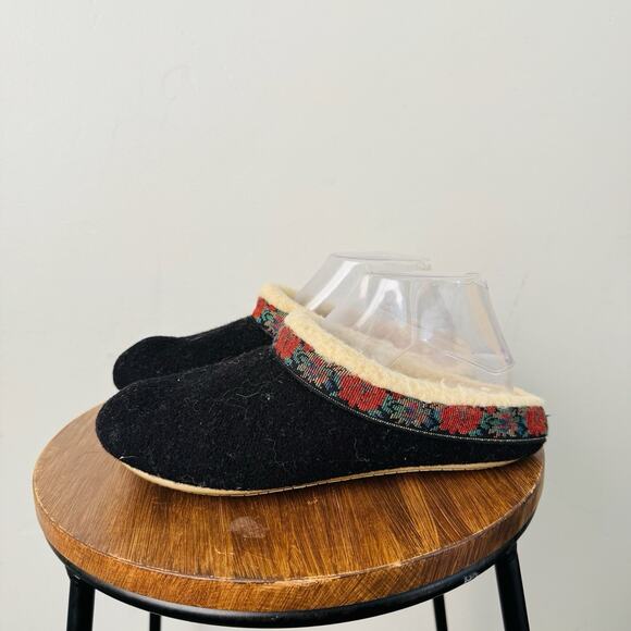 Black Wool Blend Slippers With Fur Lining Women’s Size 7.5 - Picture 1 of 9